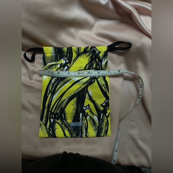 Auténtic prada drawstring bag - Picture 7 of 10